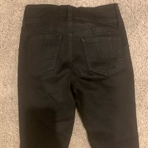 Juniors hot topic ripped skinny jeans